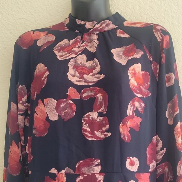 Banana Republic NWT Size 4 Mid Length Navy Blue Floral Dress